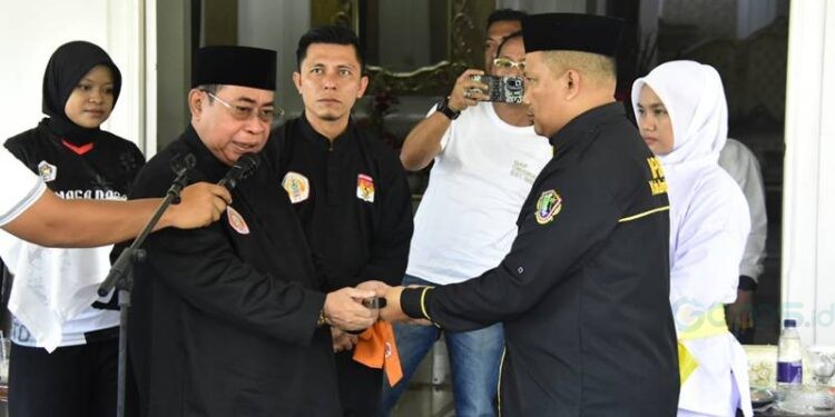 Ketua IPSI Kota Gorontalo Husain Ali bersama Wali Kota Gorontalo