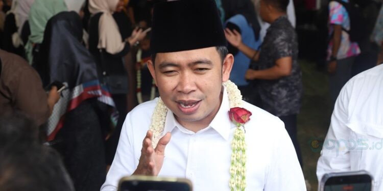 Bupati Jember, Muhammad Fawait, diwawancarai media, Sabtu (27/12/2025).