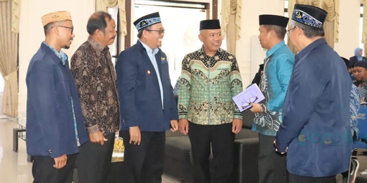 Muswil JISIT Gorontalo dihadiri oleh Gubernur Gorontalo yang diwakili oleh Plt. Kepala Biro Pemerintahan dan Kesra Setda Provinsi Gorontalo, H Yaser Arafat Dama, Anggota DPD RI Komite 3 Bidang Pendidikan H. Jasin U. Dilo, Amd., dan Kepala Kakanwil Kementerian Agama yang diwakili oleh Bagian Pendidikan Madrasah.
