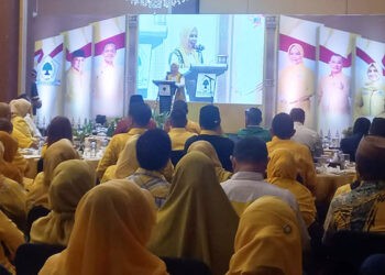 Ketua DPD I Golkar Provinsi Gorontalo, Idah Syahidah, memberi sambutan pada pembukaan Musda DPD II Golkar Kota Gorontalo, Kamis (18/12/2025).(Hasan/gopos)