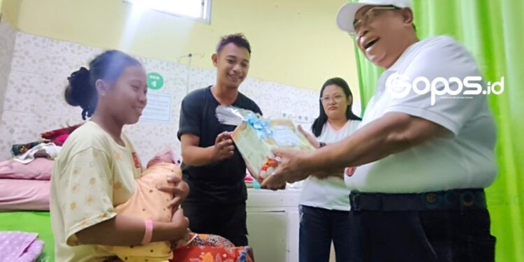 Hari Patriotik 23 Januari: Lima Bayi dapat Kado Spesial dari Adhan Dambea