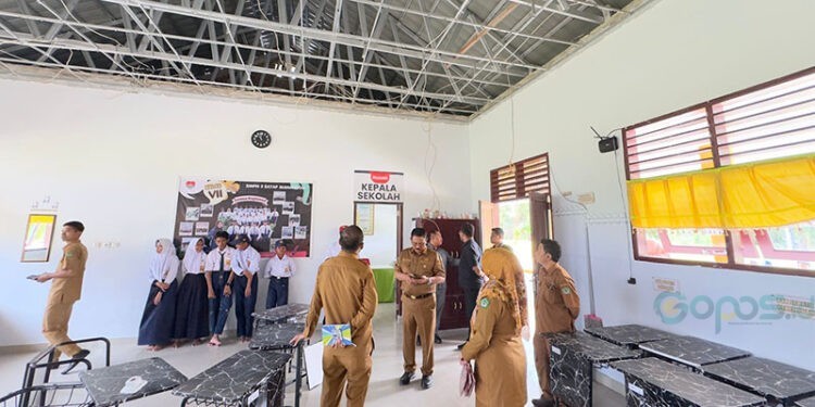 Bupati Boalemo, Rum Pagau,  mengunjungi SMPN 3 Mananggu, Senin (05/01/2026) (Istimewa)