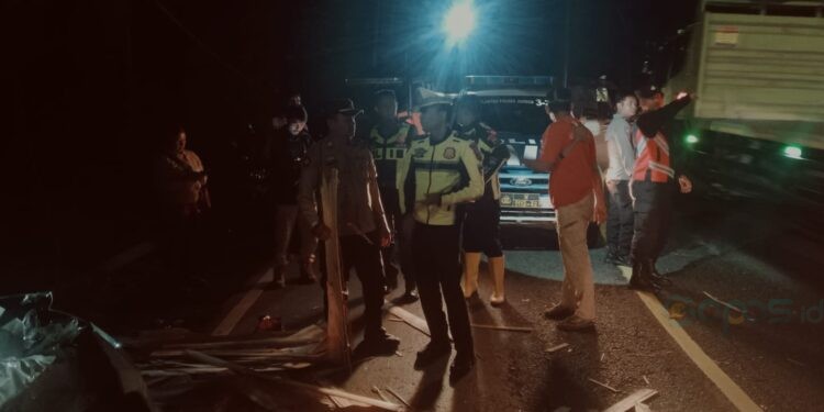 Satlantas Polres Jember melakukan olah TKP, Sabtu (3/1/2026) malam.