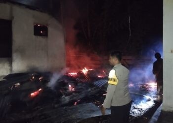 Kebakaran di Pondok Pesantren MA Alkhairat Popayato Barat, Pohuwato, Senin (12/01/2026) (Istimewa)