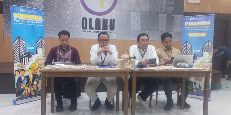 Kepala Perwakilan BI Provinsi Gorontalo, Bambang Setya Permana didampingi Deputi Kepala Perwakilan BI Gorontalo, Ciptoning Suryo Condro, menyampaikan langkah dan strategi BI mengawal inflasi selama Ramadan hingga Idulfitri 1447 H