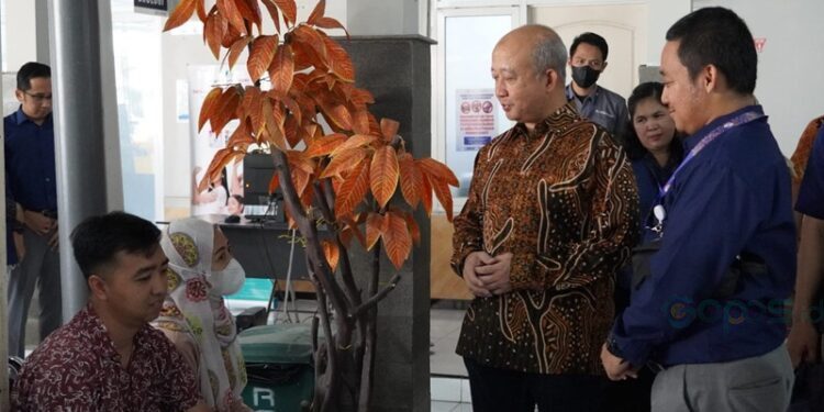 Direktur Teknologi Informasi BPJS Kesehatan, Edwin Aristiawan saat kunjungan kerjanya ke RS Citra Husada Jember, Kamis (19/2/2026).