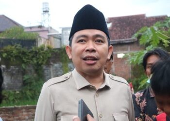Bupati Jember Muhammad fawait usai meninjau banjir (Foto: Dinas Kominfo)
