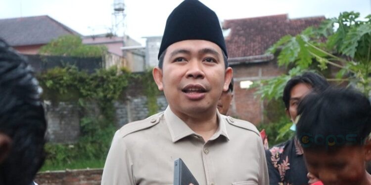 Bupati Jember Muhammad fawait usai meninjau banjir (Foto: Dinas Kominfo)