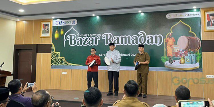 Gubernur Gorontalo Gusnar Ismail Membuka Bazar Ramadan yang digelar oleh Bank Indonesia, pada Senin 23 Februari 2026