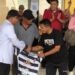 Pj. Sekda Jember Ahmad Helmi Lukman saat melepas Persid Jember di JSG