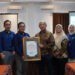 RS Citra Husada Jember menerima piagam penghargaan dari TI BPJS Kesehatan, Kamis (19/2/2026). (Foto: Dok/Humas BPJS Kesehatan Cabang Jember)