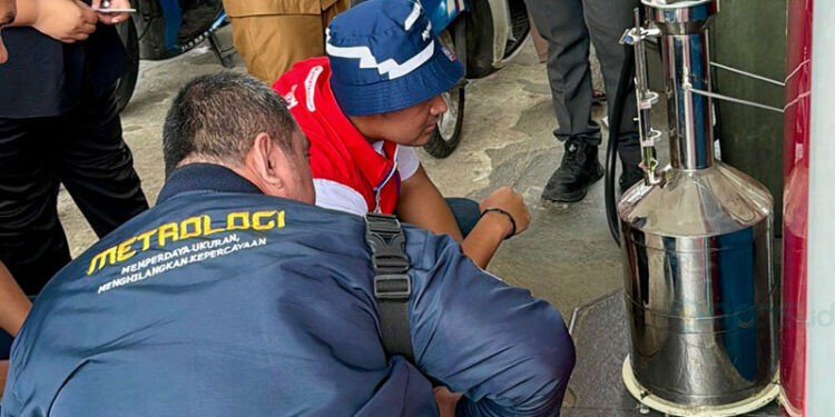 Pertamina Patra Niaga Regional Sulawesi memastikan ketepatan takaran bahan bakar minyak (BBM) di seluruh stasiun pengisian bahan bakar umum (SPBU) di Kota Baubau selama Ramadan dan Idulfitri 2026.