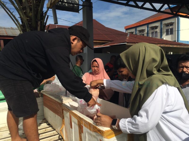 Gerakan pangan murah mendapat sambutan antusias masyarakat. Warga memanfaatkan kesempatan tersebut untuk membeli kebutuhan pokok dengan harga lebih ringan, sekaligus memastikan persediaan pangan keluarga tetap aman menjelang Ramadan.