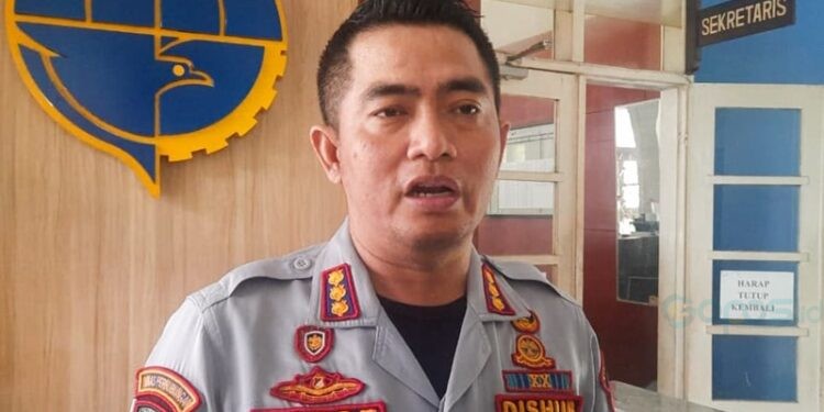 Kepala Dinas Perhitungan Jember Gatot Triyono saat diwawancarai media