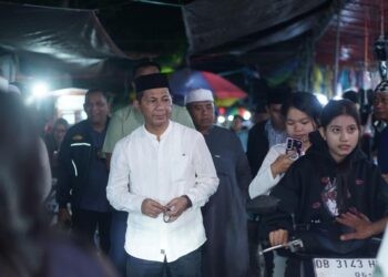 Sekda Boltara bersama jajaran saat meninjau Gebyar Pasar Senggol (Dok: Istimewa)