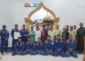 Tarawih Bersama Pesisir, Ditpolairud Polda Gorontalo Tebar Qur’an dan Pesan Kamtibmas