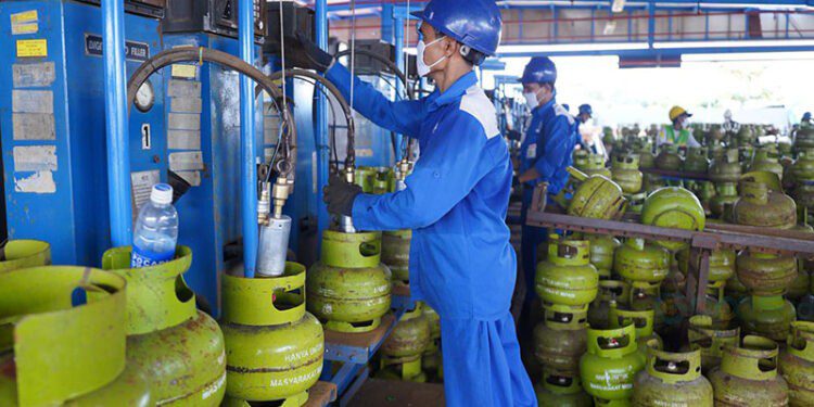 Ketersediaan LPG di wilayah Sulawesi dipastikan aman. Pertamina Patra Niaga Regional Sulawesi memastikan penyaluran berjalan normal.