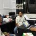 Terduga pelaku pencurian material mengandung emas di PGM didampingi kuasa hukum saat di periksa penyidik, (Istimewa)