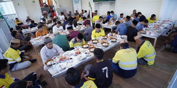 Pani Gold Mine bersama masyarakat Hulawa, buka puasa bersama.(Istimewa)