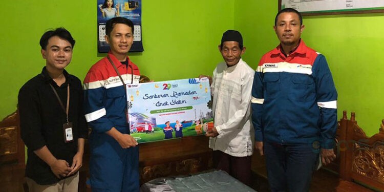 Pertamina Patra Niaga Regional Sulawesi melalui Integrated Terminal (IT) Kendari menyalurkan santunan kepada 30 anak Panti Asuhan Sultan Al-Amin, Kelurahan Andonouhu, Kecamatan Poasia, Kota Kendari, Selasa (3/3).