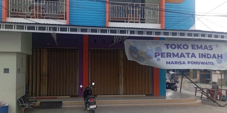 Salah satu toko emas di Pohuwato tutup, Senin (02/03/2026) (Yusuf/Gopos)