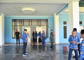 Wakil Bupati Boalemo meninjau lokasi pembangunan batalyon (Prokopim Boalemo)