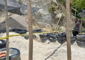 Galian batu kapur di kelurahan Buliide, Kecamatan Kota Barat, Kota Gorontalo dipasangi garis polisi usai insiden longsor yang melukai tiga penambang setempat.(F. Istimewa)