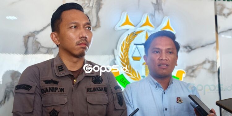 Kasi Intel Danif Zeanu Wijaya (kiri)
Kasi Pidum Muhamad Faizal Akbar Ilato (kanan).