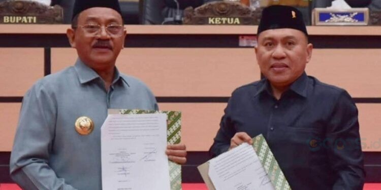 Penyerahan LKPJ Tahun 2025 oleh Bupati Boalemo kepada DPRD, (Prokopim Boalemo)