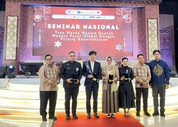 Seminar Nasional bertema “Tren Warna Wastra Daerah Menuju Pasar Global dengan Prinsip Keberlanjutan” di Grand Palace Convention Center, Kota Gorontalo, Jumat (24/4/2026).