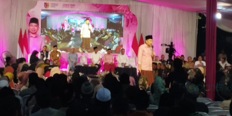 Bupati Jember Muhammad fawait menyampa masyarakat