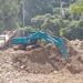 Salah satu alat berat excavator beraktivitas di Peti Tamaila, (Istimewa)