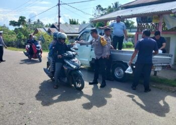 Polsek Wonosari bagikan ikan laut segar kepada masyarakat, Jum'at (17/04/2026) (Istimewa)