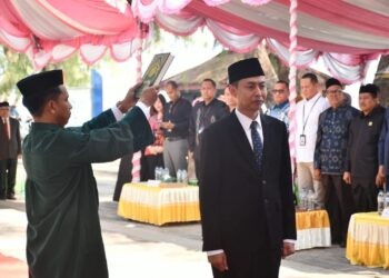 Prof Dr Nurdin saat di lantik sekda Boalemo, (Prokopim Boalemo)