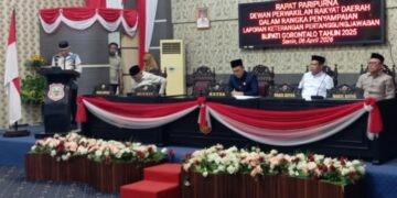 Bupati Gorontaolo, Sofyan Puhi saat menyampaikan LKPJ, Senin (06/04/26). (F. Istimewa)