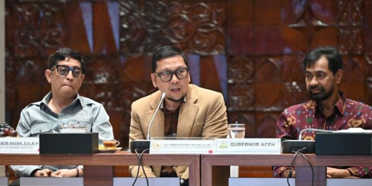 Wakil Ketua Baleg DPR RI Ahmad Doli Kurnia dalam pertemuan bersama pemerintah daerah di Banda Aceh. (Foto: Antara)