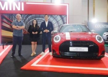 MINI Cooper 1965 Victory Edition secara resmi meluncur di Indonesia dan hanya tersedia sebanyak 16 unit. ANTARA/HO-BMW Group Indonesia