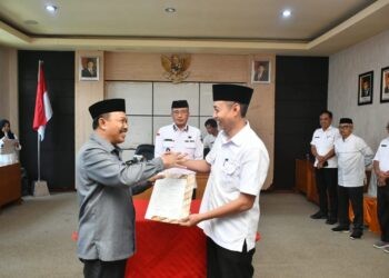 Serah terima jabatan sekda lama ke sekda Boalemo Baru, Rabu (22/04/2026) (Prokopim Boalemo)