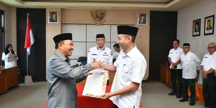 Serah terima jabatan sekda lama ke sekda Boalemo Baru, Rabu (22/04/2026) (Prokopim Boalemo)