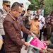 Sekretaris Komisi I, Ekwan Ahmad, didampingi Ketua Komisi I, Fadli Poha saat menerima laporan aspirasi dari mahasiswa papua. (foto.istimewa)