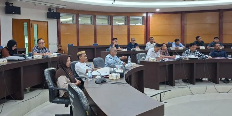 DPRD menggelar Rapat Dengar Pendapat (RDP) di Ruang Doluhupa, Selasa (7/4/2025). (foto.istimewa)