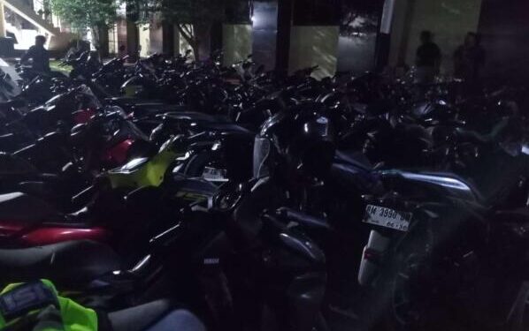 Puluhan kendaraan motor yang di amankan polres Pohuwato, Sabtu malam (23/05/2026) (Yusuf/Gopos)