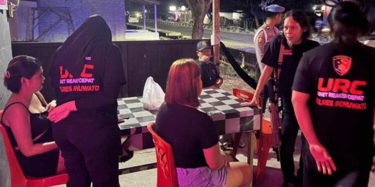 Tim URC melakukan patroli malam menyasar sejumlah titik rawan kriminalitas di Wilayah Pohuwato, Sabtu malam (30/05/2026) (Istimewa)