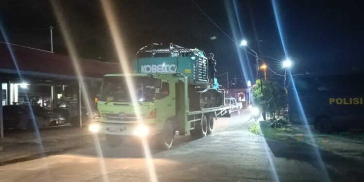 Satu alat dan dua excavator di amankan Polres Pohuwato, Kamis (30/04/2026) (Istimewa)