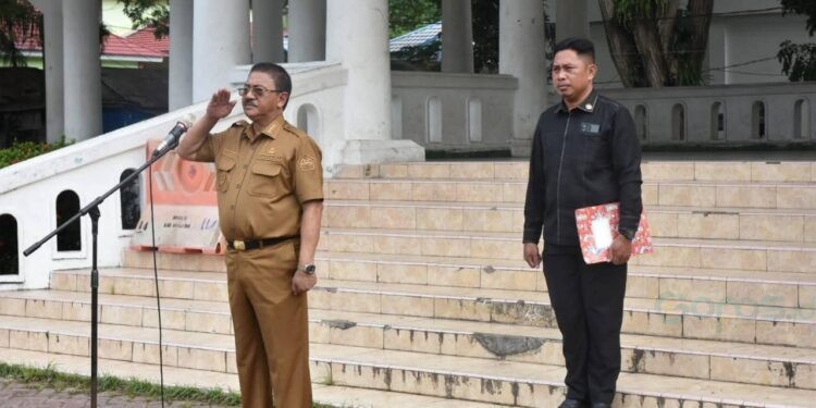 Bupati Boalemo, Rum Pagau, saat memimpin apel ASN di Lingkungan Pemerintah Kabupaten Boalemo, (04/05/2026) (Prokopim Boalemo)