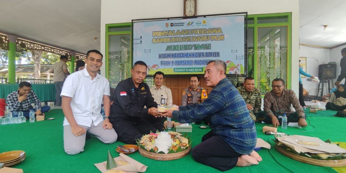 Warga Afdaling Trate Kebun Kalisanen Kotta, Desa Curah Bongkok saat menggelar Tasyakuran