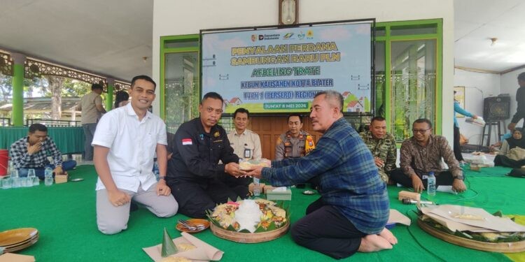 Warga Afdaling Trate Kebun Kalisanen Kotta, Desa Curah Bongkok saat menggelar Tasyakuran