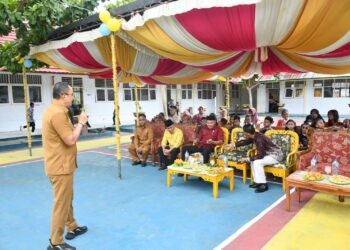 Wakil Bupati Boalemo, Lahmudin Hambali, memberikan sambutan pentas seni, (Prokopim Boalemo)