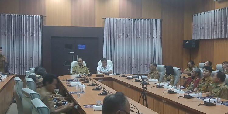 Askab PSSI Jember Sosialisasikan Pelaksanaan turnamen di aula Pemkab