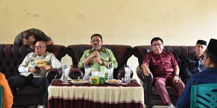 Bupati Boalemo, Rum Pagau, didampingi Wakil Bupati bersama ketua DPRD membahas sekolah rakyat, Kamis (21/05/2026) (Prokopim Boalemo)